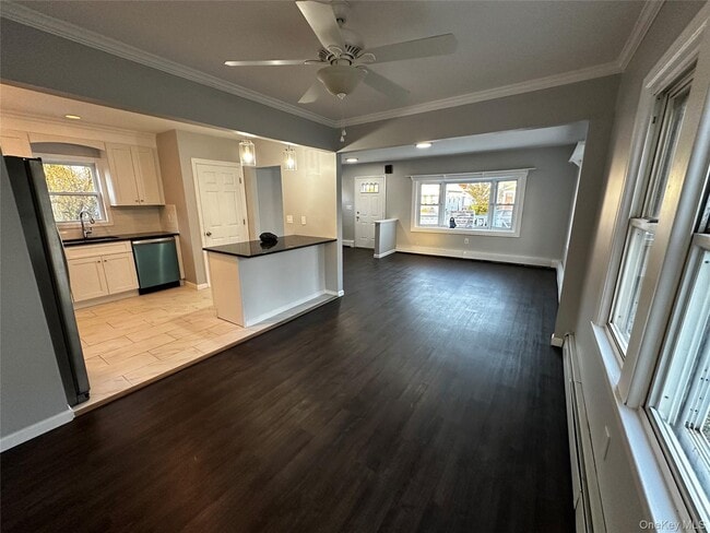 Building Photo - 44 Harding Ave