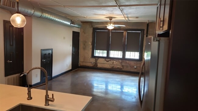 Photo - 6819 Avenue C