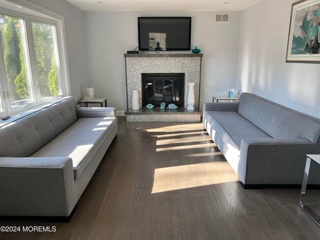 Photo - 80 Cooper Ave