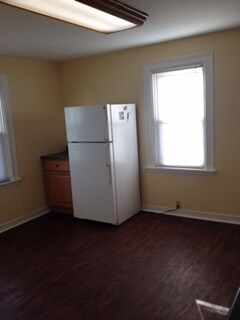 kitchen - 857 Connolly Ave