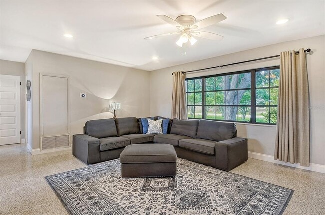 Photo - 2309 Lynn St