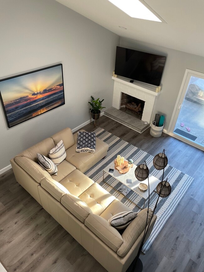 Living Room from 2nd Floor - 385 Sunrise Cir