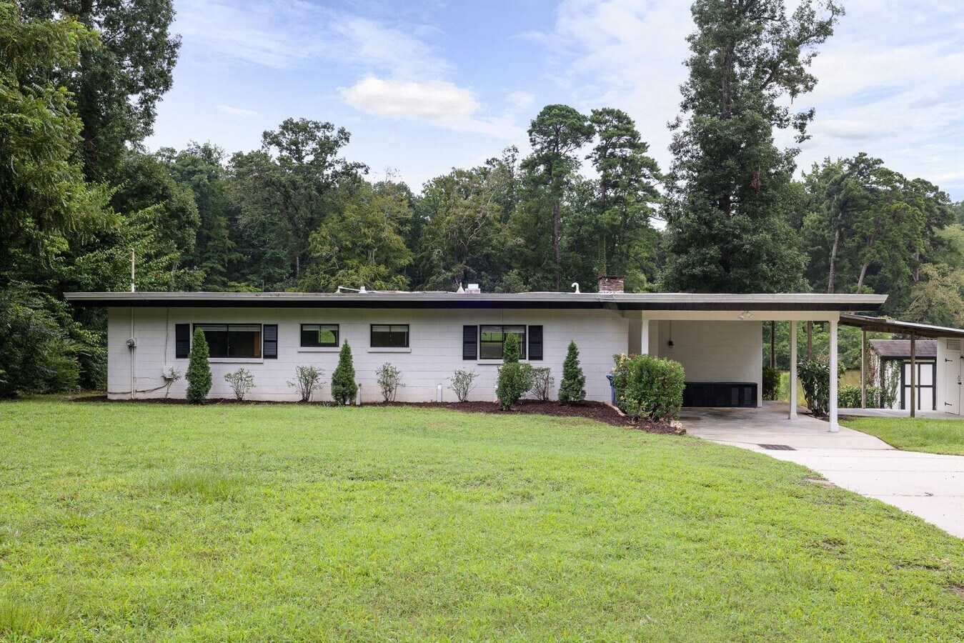 Photo - 2118 Timberlake Dr House