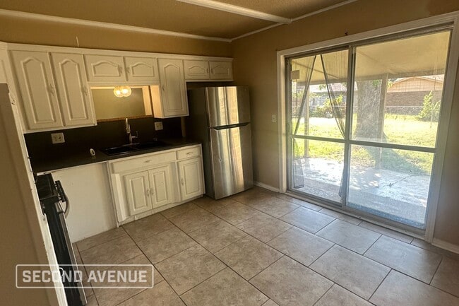 Photo - 10913 N McKinley Ave