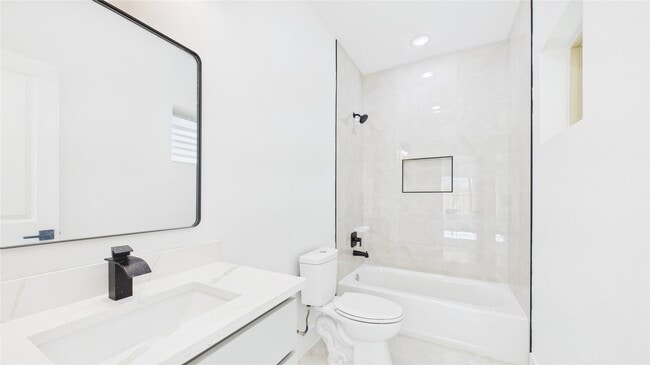 Photo - 5318 Terry St