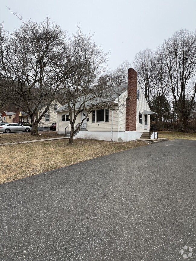 Building Photo - 149 Harper Ave Rental