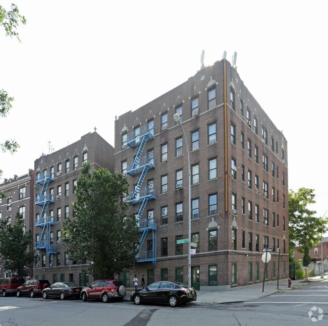 Photo - 2144 Crotona Pky Apartments