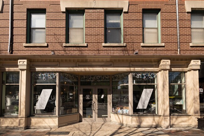 Photo - 1661 Washington St