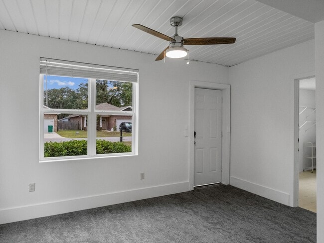 Photo - 1572 Cedar St