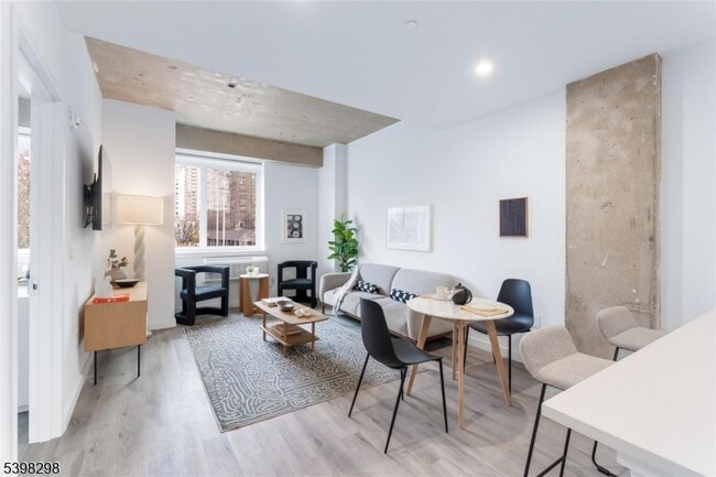 Photo - 10 Commerce Ct Unit 3C