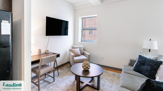 Photo - 700 Everett St Unidad 1206.1404939