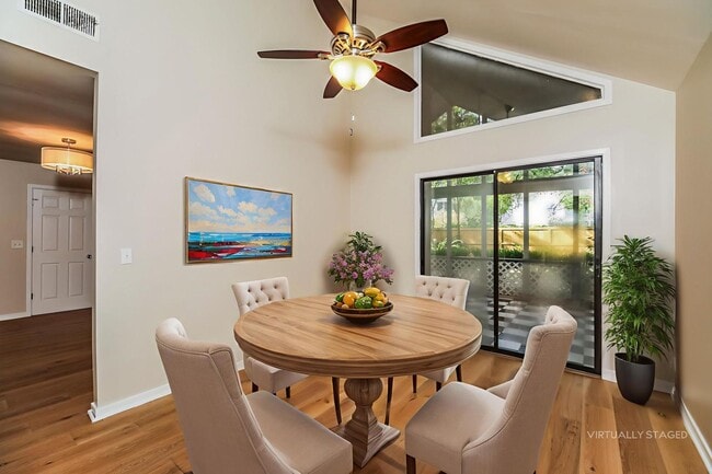 Photo - 3 bedroom / 2.5 bath Townhome – Spacious T...