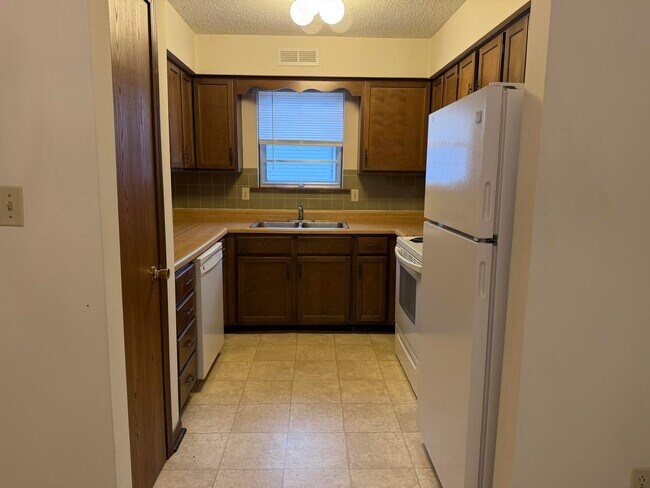 Photo - 2205 Warwick St