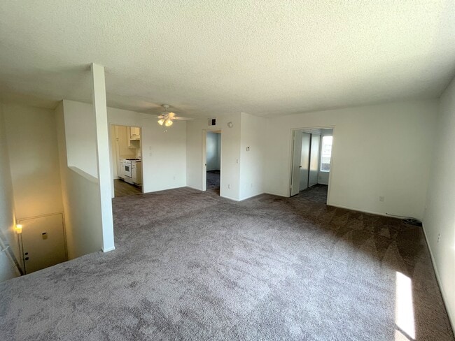 Photo - 4747 Kester Ave