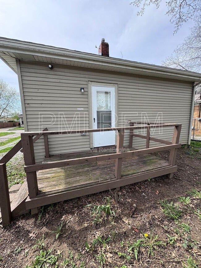 Photo - 1855 Flint Ave