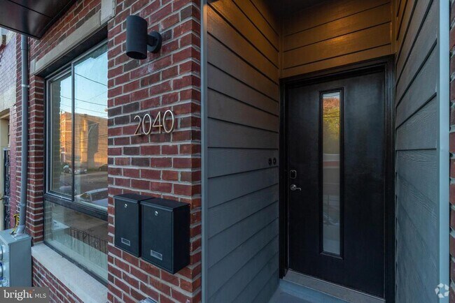 Building Photo - 2040 N 19th St Unit 1 Rental