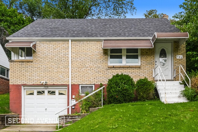 Photo - 705 Churchill Ave House