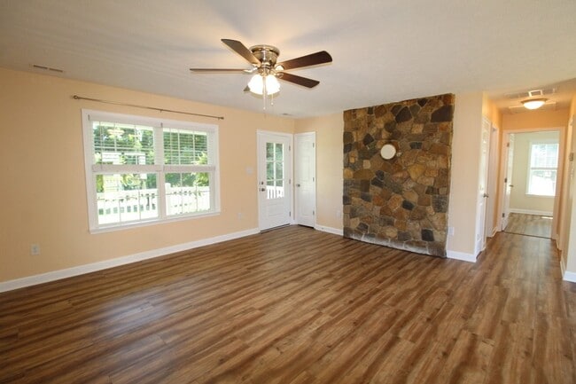 Photo - Stunning Home with Breathtaking Blue Ridge Mountain Views!   3 Bedrooms | 2 Baths
