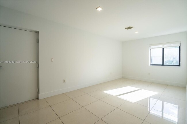 Photo - 1985 Bay Dr Unit 119