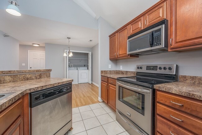 Photo - 623 Wyndhurst Dr Unit 623 Wyndhurst Drive #313