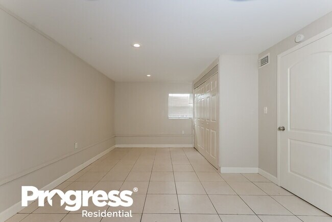 Photo - 3700 N Seacrest Blvd