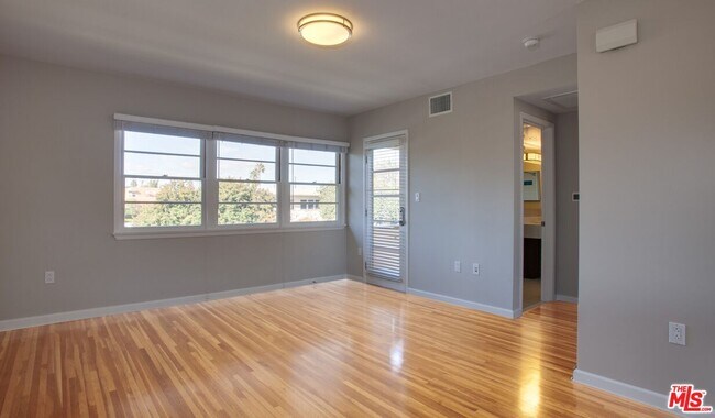 Photo - 1440 Elkgrove Cir Unidad 2 Rental