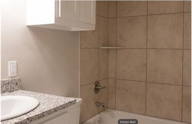 Photo - 410 Grove St