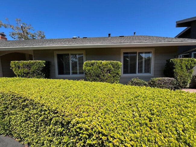 Photo - 2066 Touraine Ln