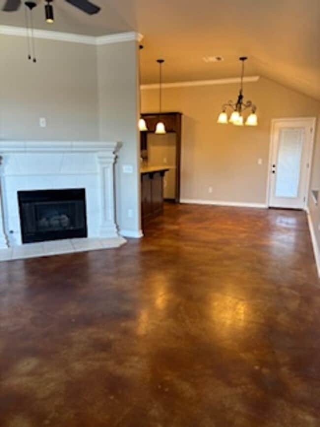 Photo - 427 Dalton Ln
