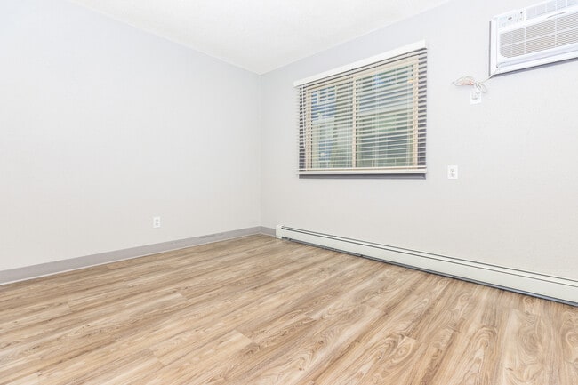 Photo - Meadow Park Apartments