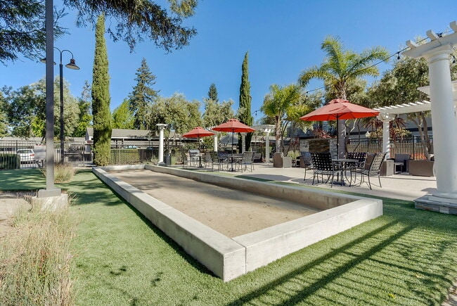 Photo - Magnolia Square