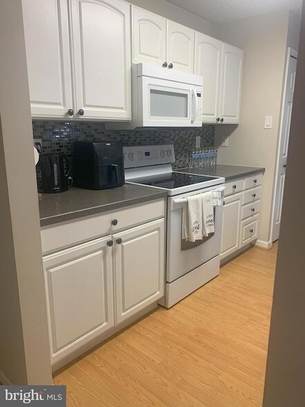 Photo - 4823 Shellbark Rd