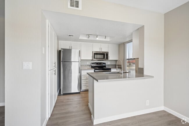 Cascade - 2BR, 2BA - 968SF - Kitchen