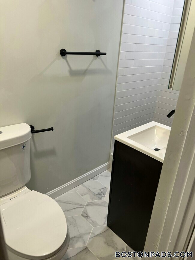 Photo - 9 Noyes Pl Unidad 3