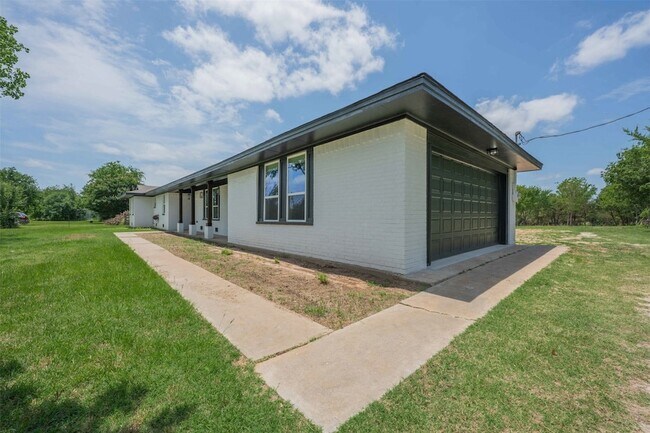 Photo - 313 County Rd 805A