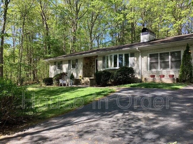 Photo - 24 Glen Cove Rd