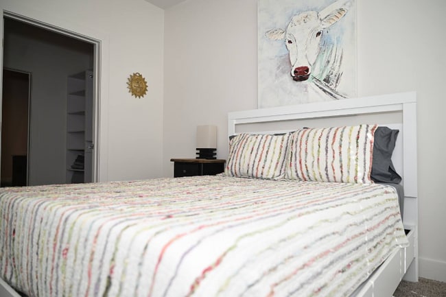 Photo - 963 Howell Mill Rd NW