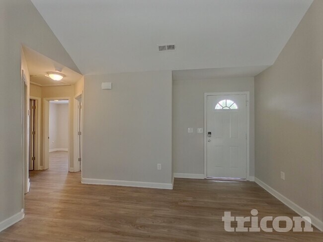 Photo - 416 Leecrest Dr