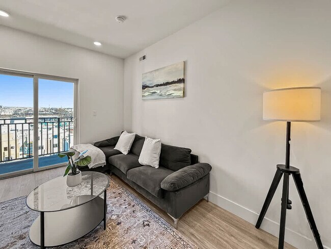 Photo - 2400 E Huntingdon St Unit ID1075543P