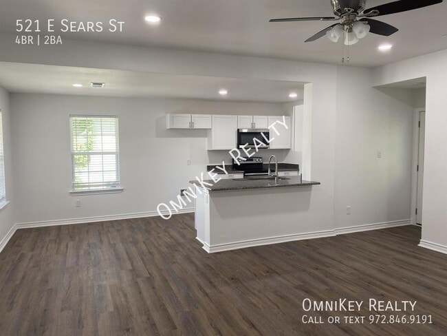 Photo - 521 E Sears St