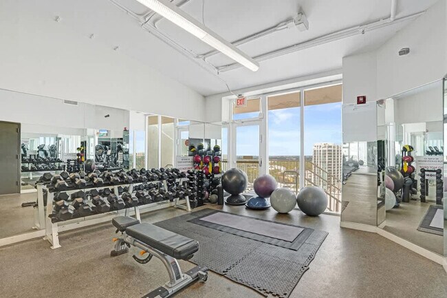 Photo - 2889 McFarlane Rd Unidad SI ID1504116P