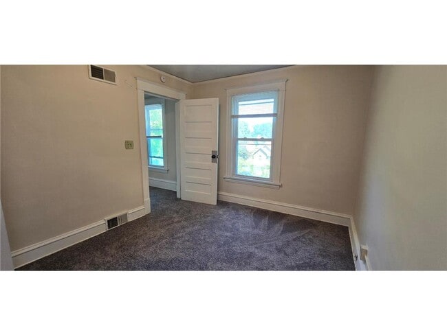 Photo - 621 N Morgan Ave