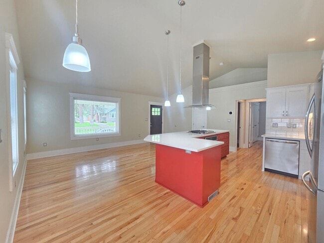 Photo - $2,600 - 3 Bed / 2 Bath Beautiful Craftsman Home by Manito Park