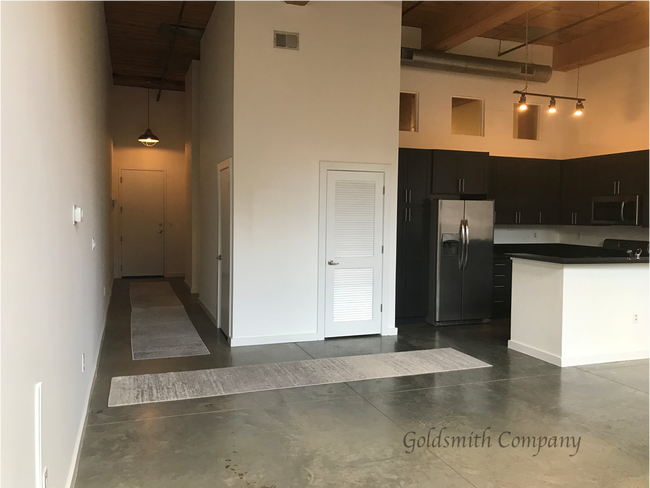 Photo - Spacious 1-Bed Condo in Downtown Greenville" Unidad 104