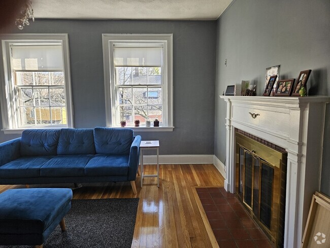 Building Photo - 41 Bowdoin St Unit 33 Rental