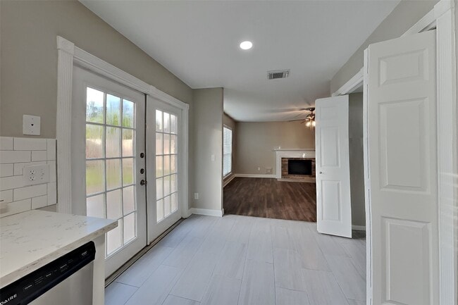 9211 Wandsworth Dr