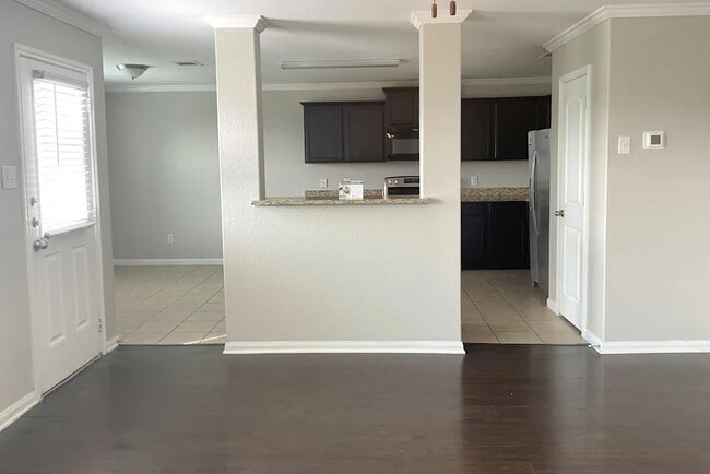 Photo - 118 Johnston Ln