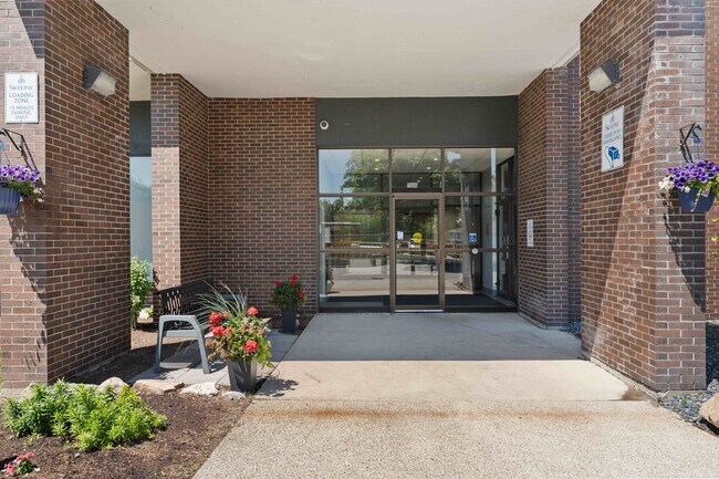 Photo - Place Tecumseh Apartments