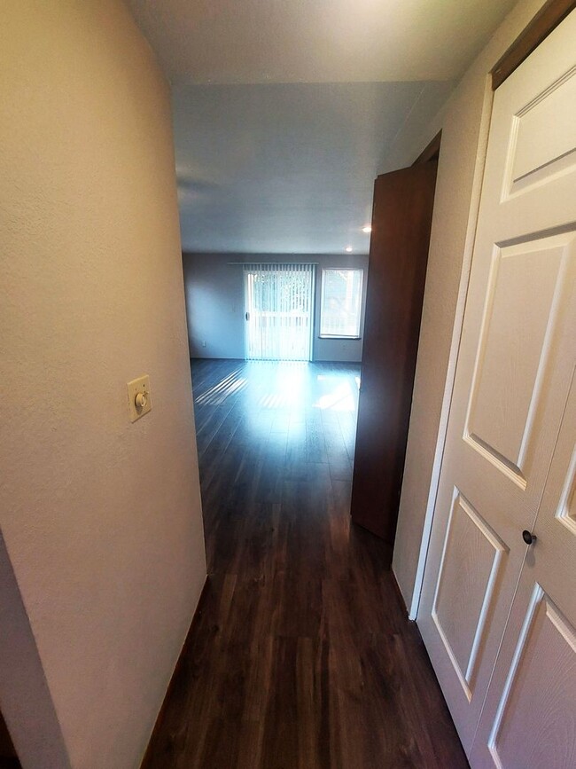 Photo - Great Two Bedroom in Central Location Unit 1