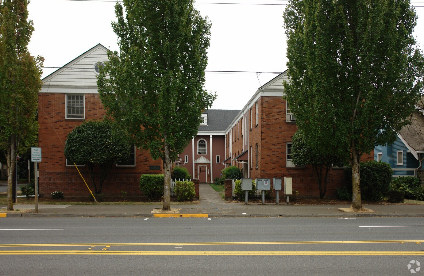 The Devereaux - The Devereaux Apartments